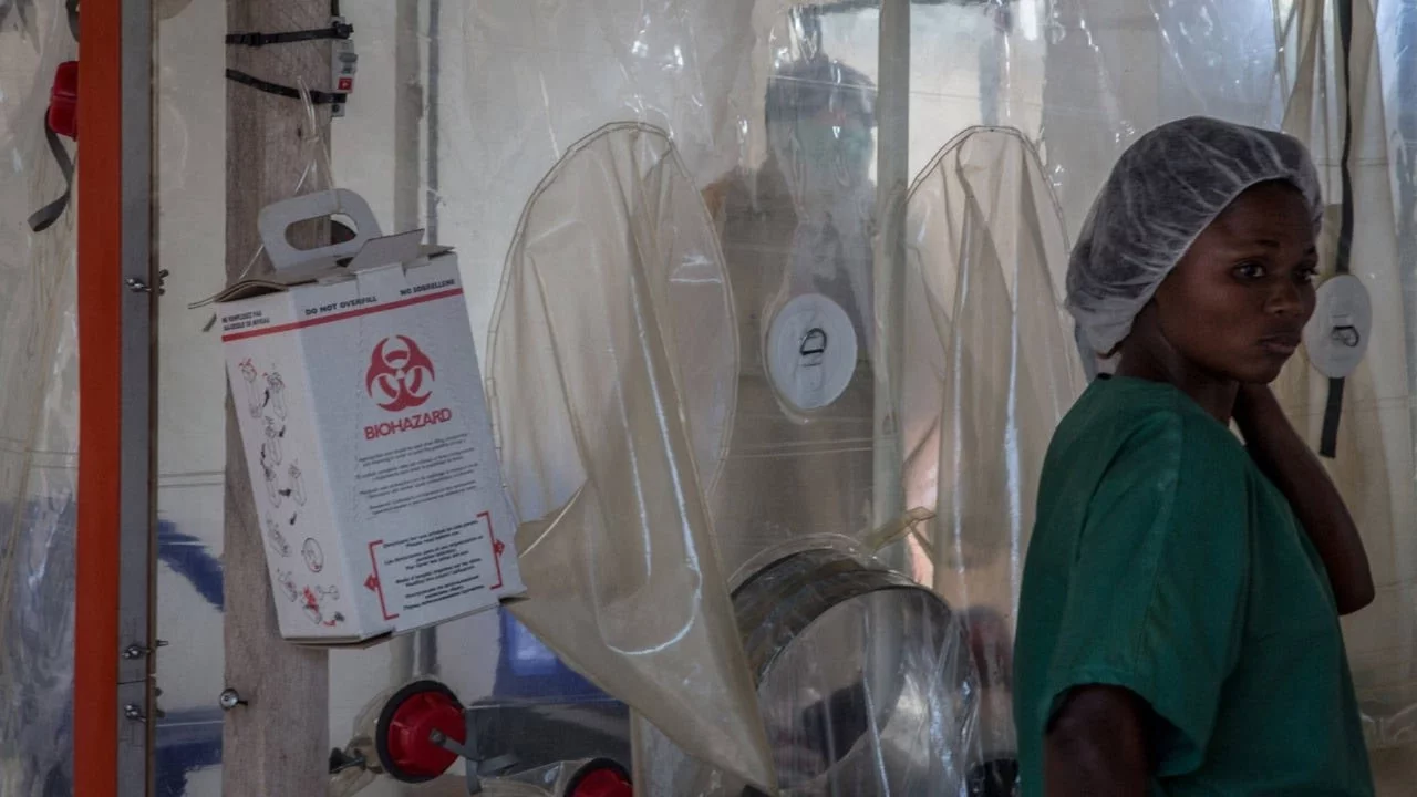 Nijerya'da Ebola hastası İsviçre'ye nakledildi