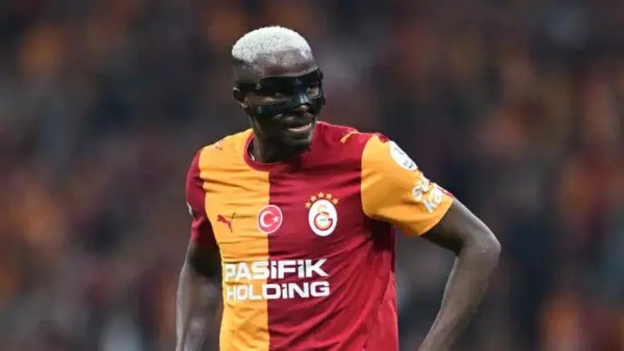 Dev derbiye Osimhen damga vurdu