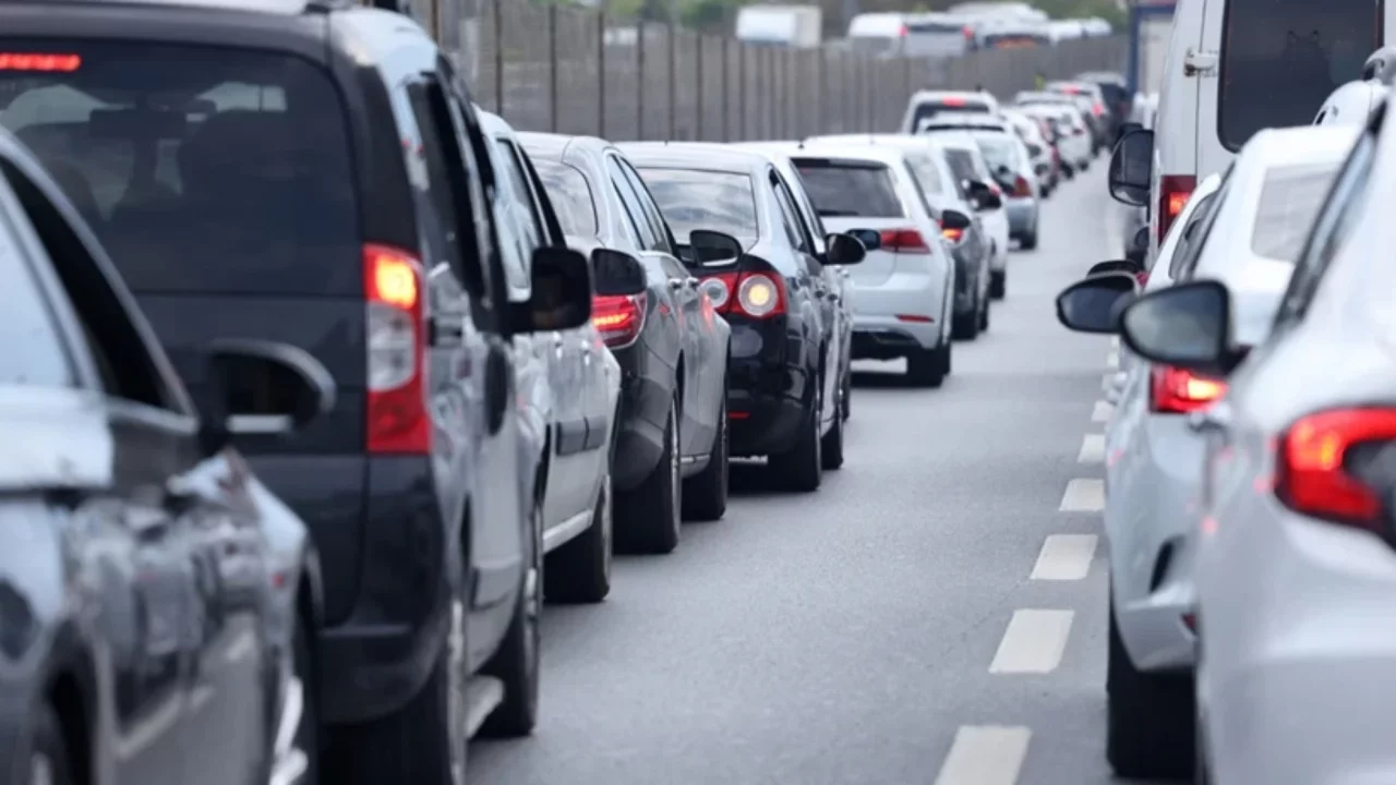 Araç sahipleri dikkat: Yakalama kararı varsa trafik sigortası yaptırılamıyor