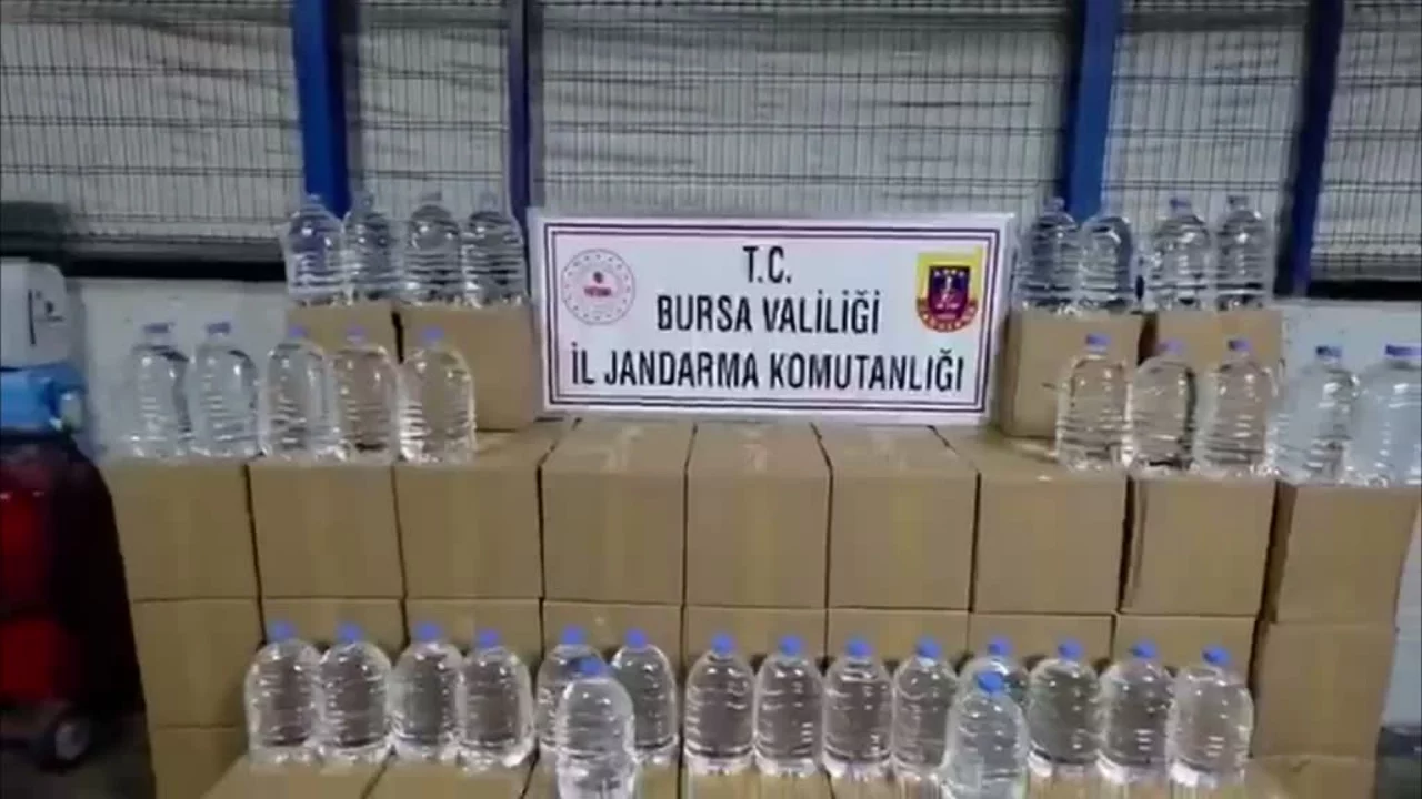 Bursa'da 1260 litre kaçak etil alkol ele geçirildi! Sürücü gözaltında