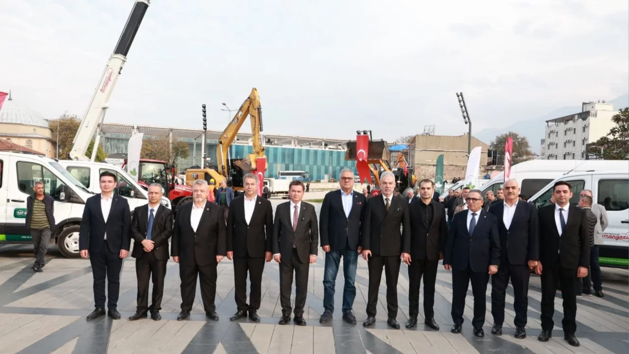 Osmangazi Belediyesi araç filosunu 41 yeni araçla güçlendirdi