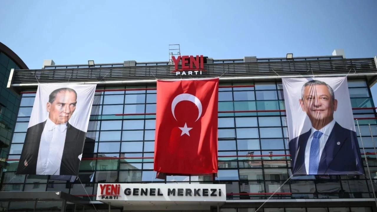 İstanbul'da 4 belediye daha YENİ Parti'ye katıldı