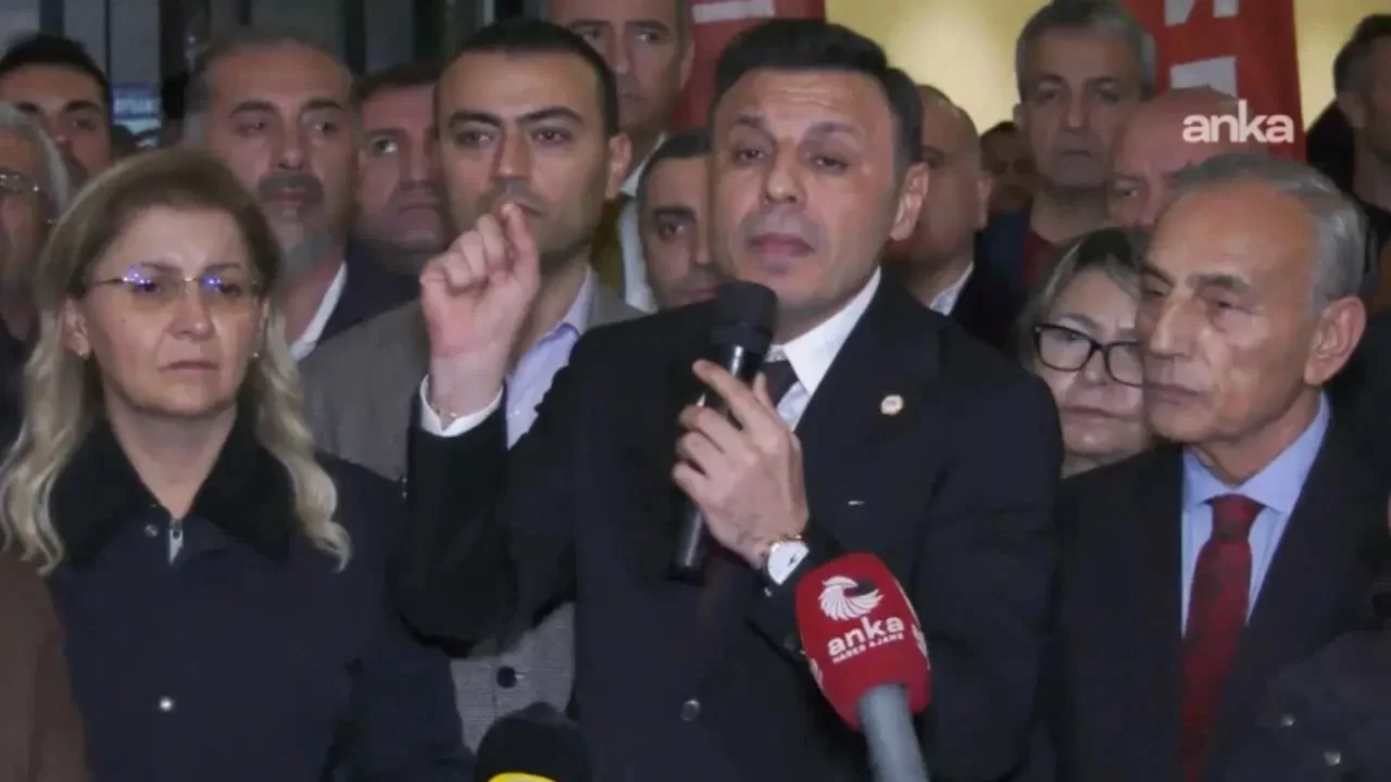 Özgür Çelik: 'Türkiye'nin gerçek gündemlerinin üzerine örtmek istiyorlar'