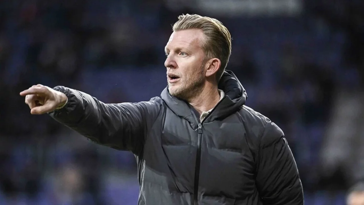 Fenerbahçe'de İsmail Kartal'ın ardından takımın başına Dirk Kuyt getirildi