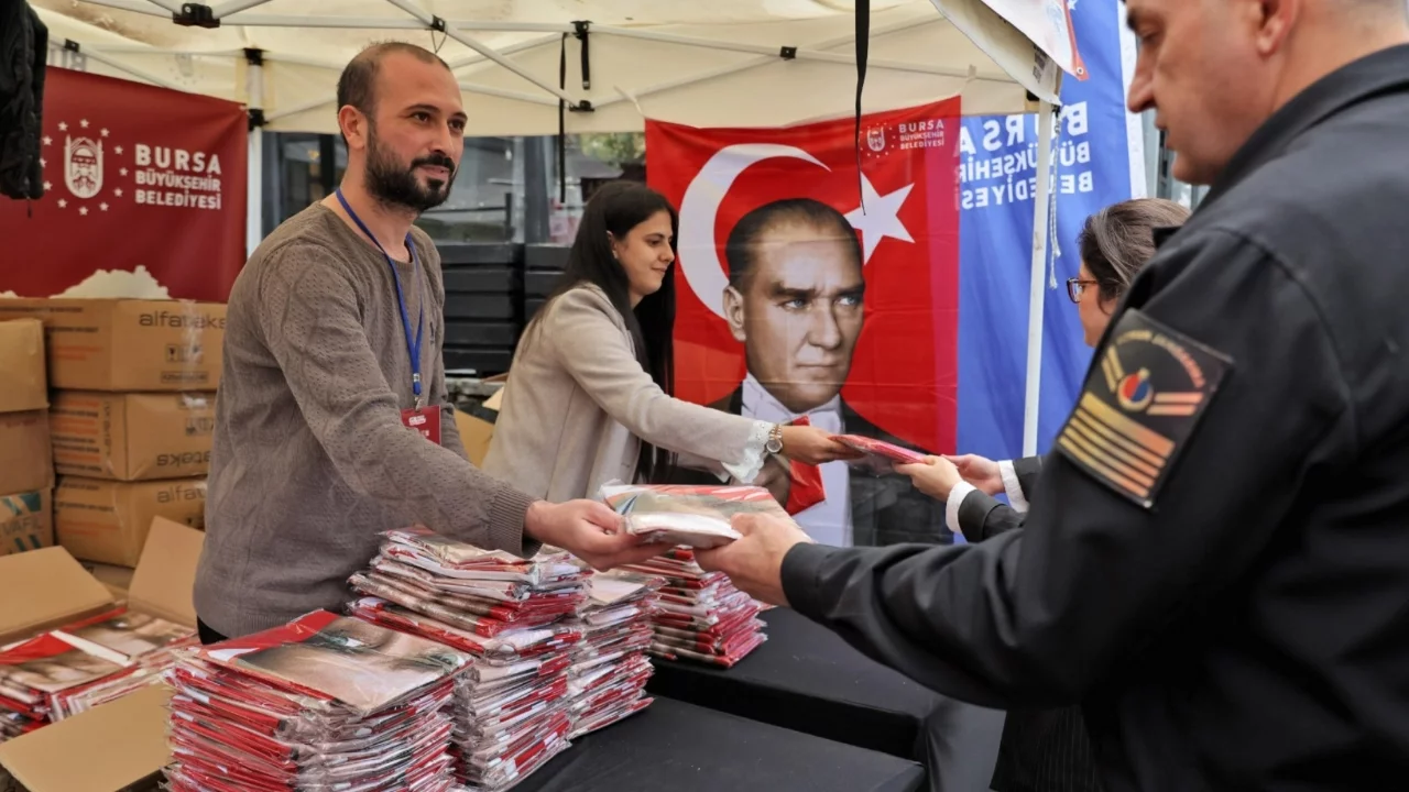 Bursa Büyükşehir'den Cumhuriyet Bayramı'na özel 'Ata Posteri'