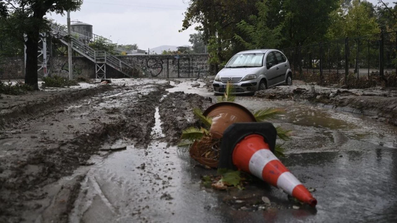 Yunanistan'da şiddetli yağış alarmı: Tesalya'da heyelan ve sel tehlikesi