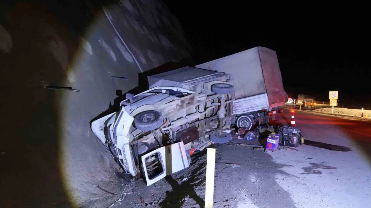 Kastamonu'da iki kamyonet çarpıştı: Çok sayıda yaralı
