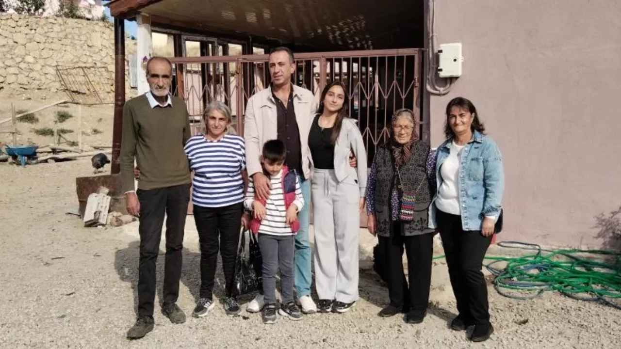 Aracı bozulan Alman kadın 11 gün Sivaslı ailenin misafiri oldu