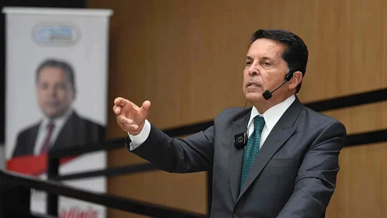 Ahmet Özer YENİ Parti'ye geçtiğini açıkladı