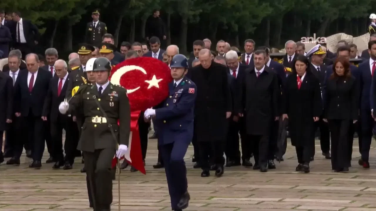 Devlet erkanı Anıtkabir'i ziyaret ediyor