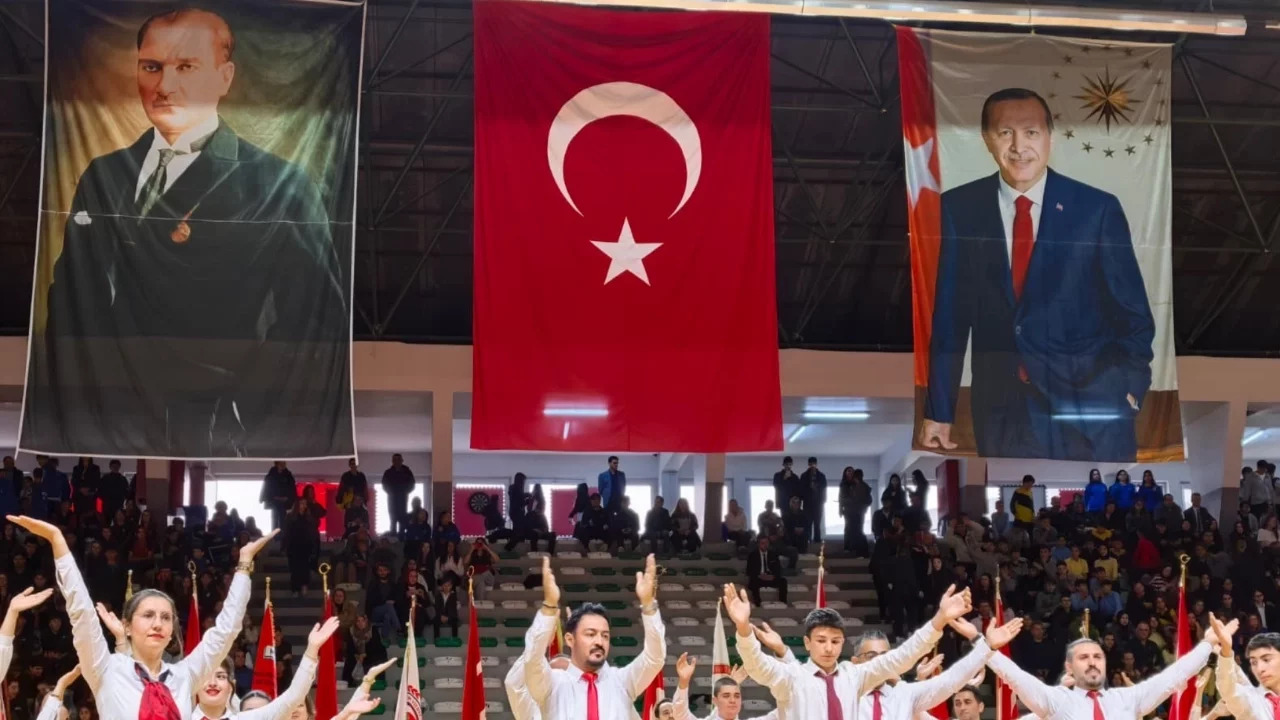 Bursa'da 103 öğretmenle 103. yıl coşkusu