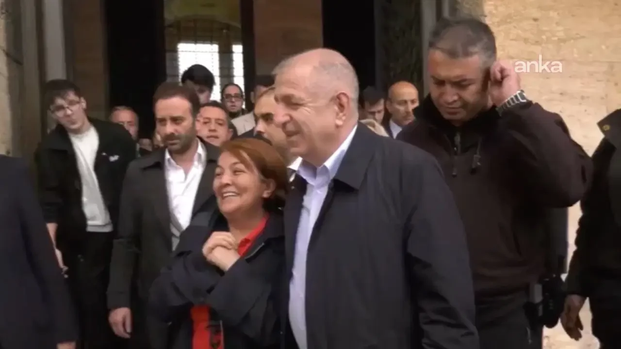 Ümit Özdağ Anıtkabir'i ziyaret etti