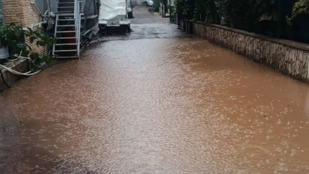 Mersin'de sağanak etkili oldu