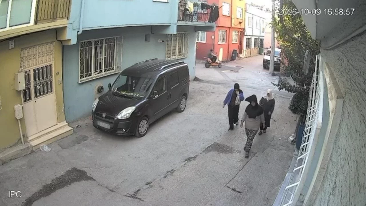Bursa'da kadın hırsız kart-film yöntemiyle eve girdi! 450 bin TL'lik ziynet eşyası çaldı
