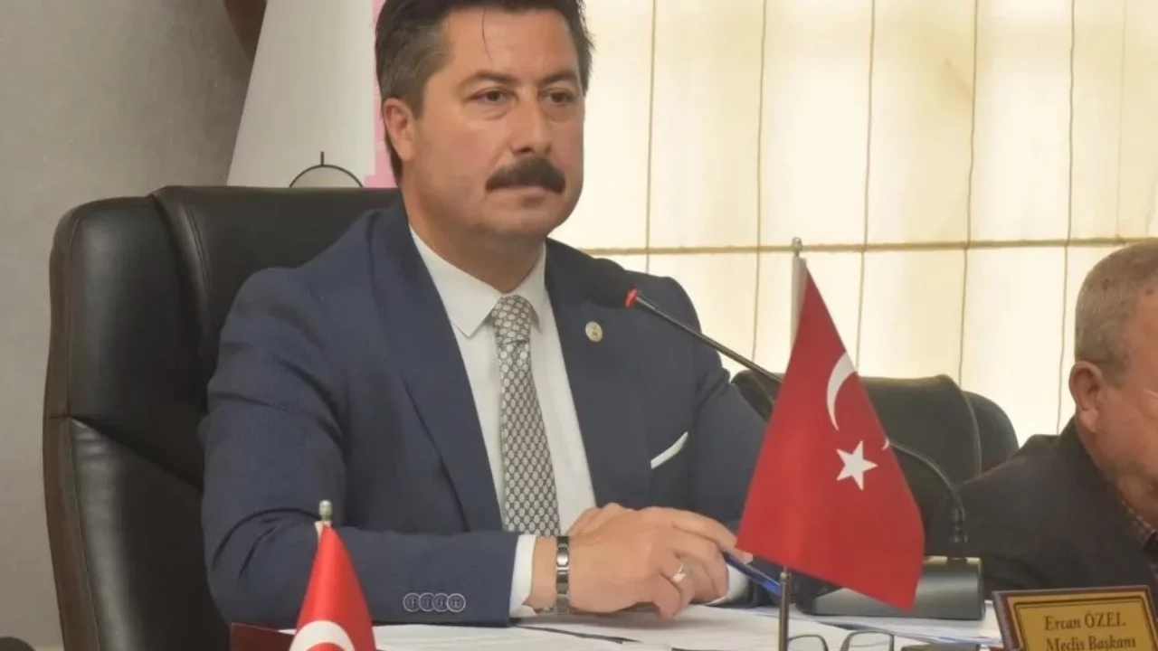 Bursa Yenişehir Belediye Başkanı Ercan Özel'e tepki: Belediye Başkanlığı makamını şahsi zenginleş...
