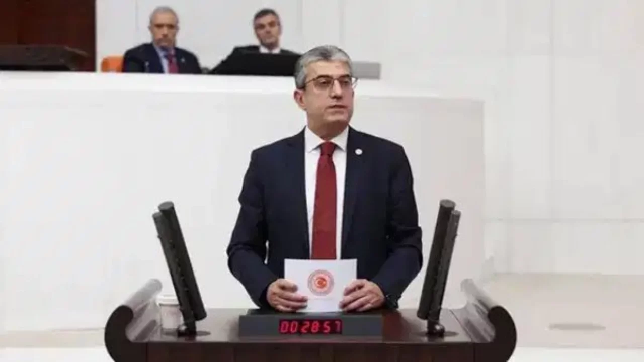 YENİ Parti'li Gökhan Günaydın'dan fon vurgunu tepkisi
