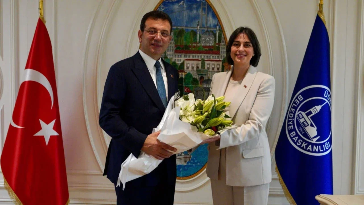 Ekrem İmamoğlu'ndan Sinem Dedetaş'a mesaj