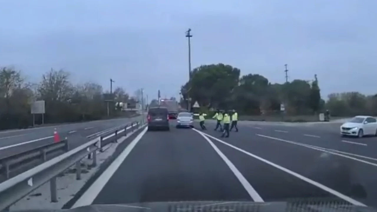 Trafiği birbirine katan uyuşturucu kuryesi film gibi kovalamaca sonucu yakalandı