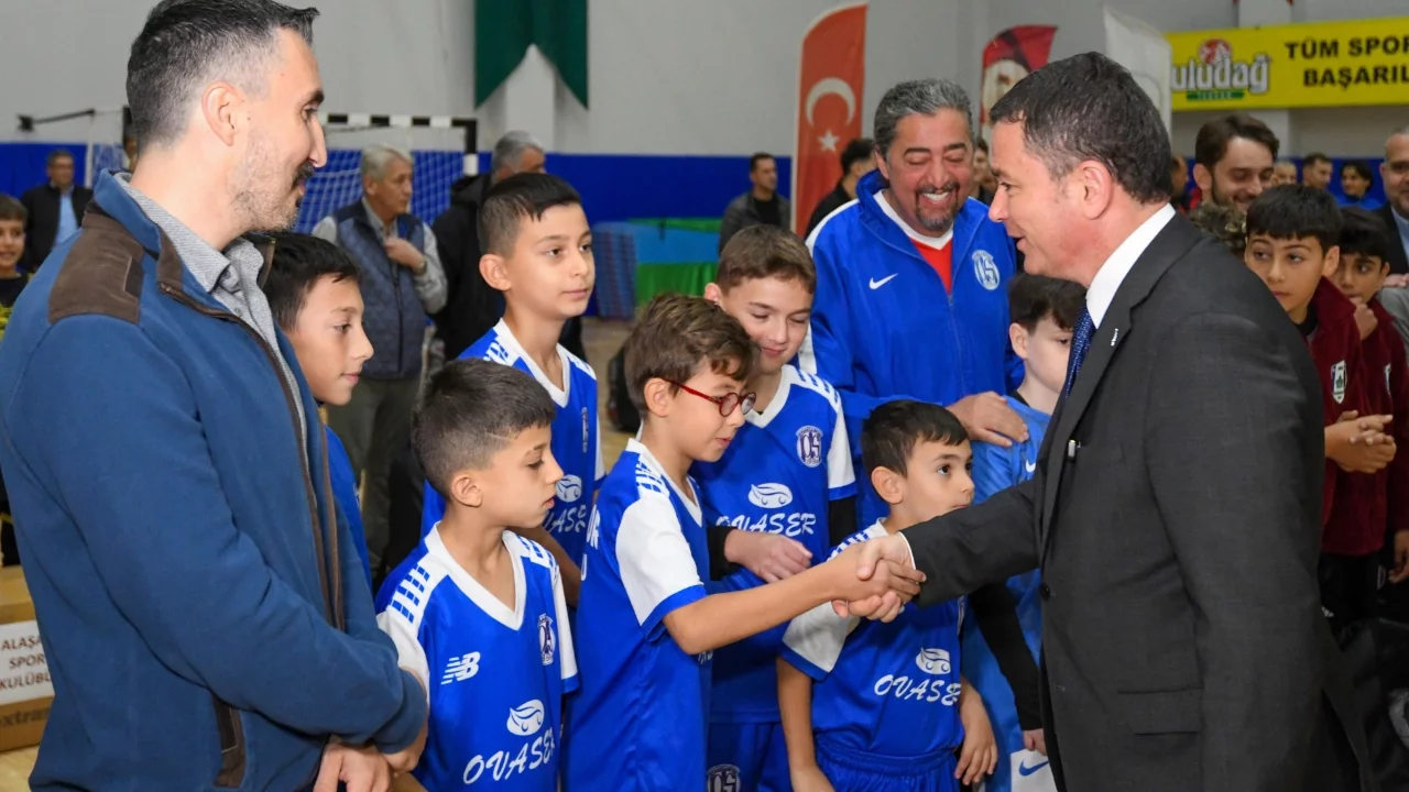Osmangazi Belediyesi'nden amatör spor kulüplerine destek