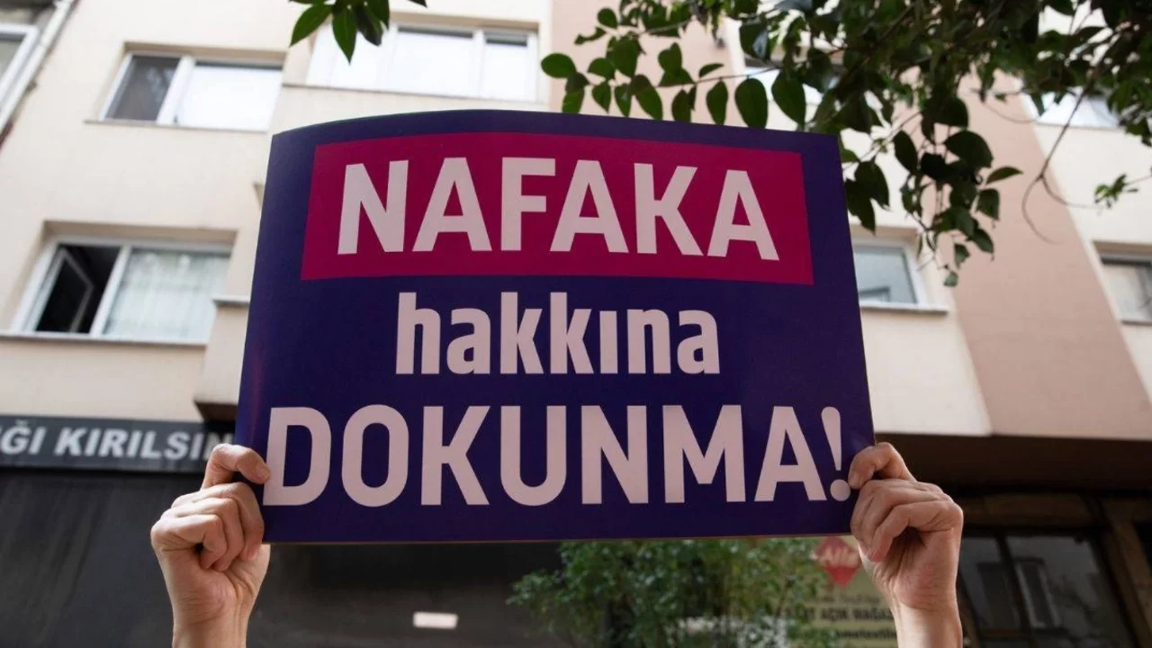 Kadınların mücadelesi kazandı: Nafaka düzenlemesi 13. Yargı Paketi'nden çıkarıldı