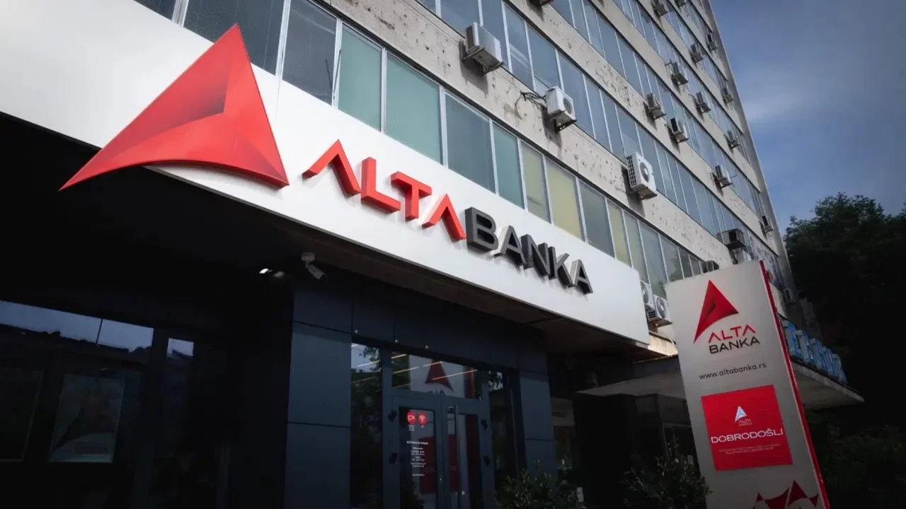 Sırbistan'da iktidarla yakınlığı tartışılan bankaya kapatma kararı