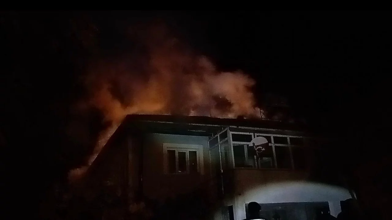 Tokat'ta banyo kazanından çıkan yangında ev kullanılamaz hale geldi
