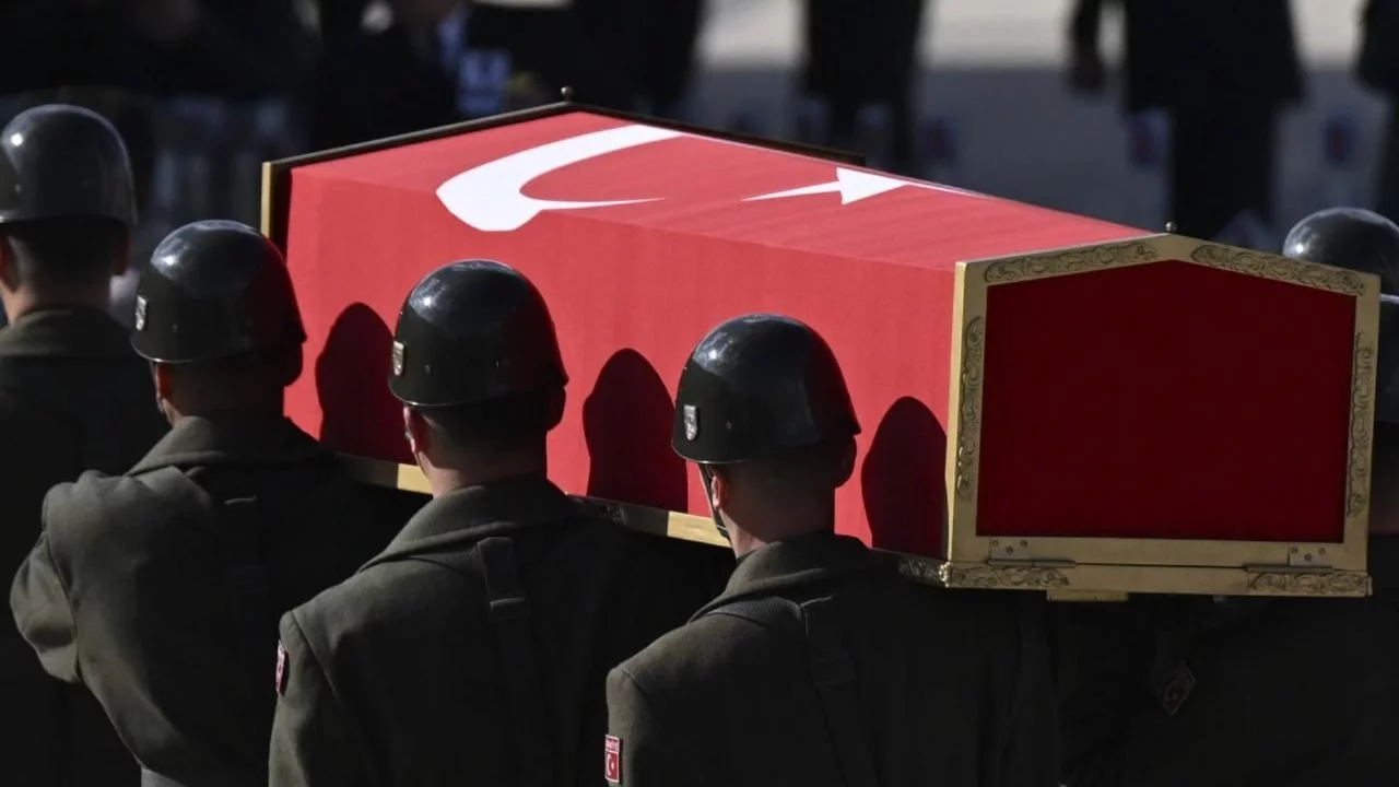 Hakkari'de hudut geçiş olayına müdahale ederken açılan ateşle yaralanan asker şehit oldu