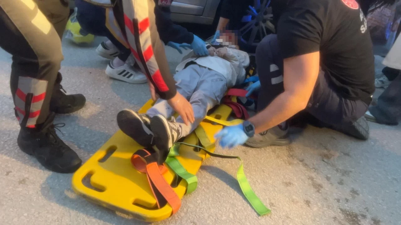 Bursa'da motosikletin çarptığı çocuk yaralandı