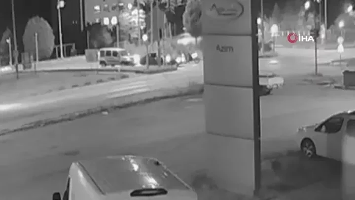 Kırmızı ışıkta dehşet: Genç motosikletli 36,5 metre sürüklendi